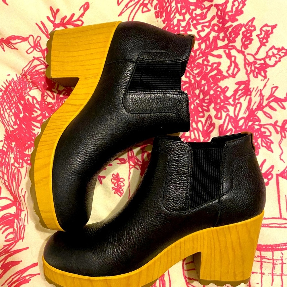 Dr. Scholl’s Wild About Clog Chelsea Boot